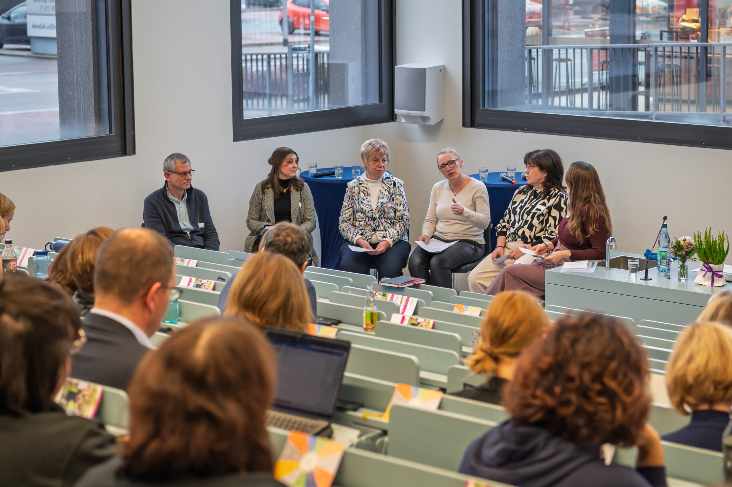 20251124_MSNsozial_6Z61047_Podium-UB_TE_StS_GO_SK_BN-AS32